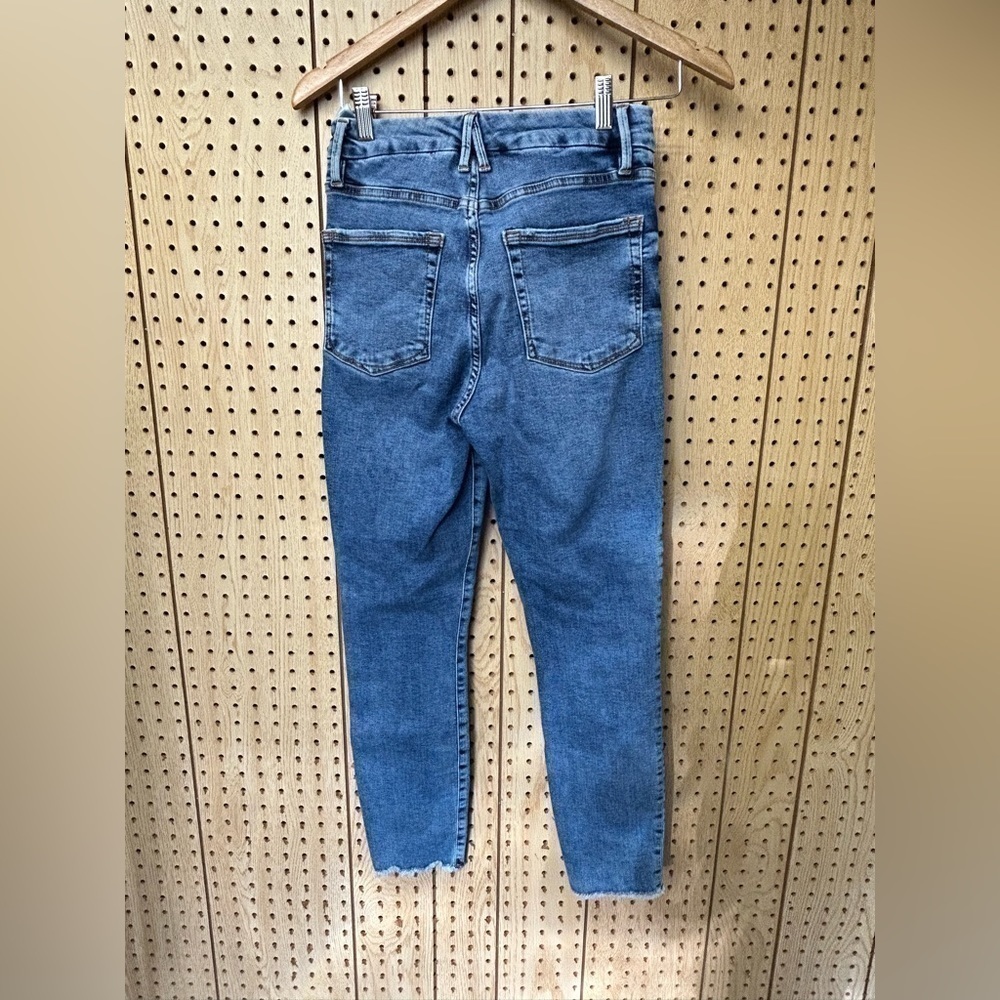 Good American Skinny Cropped Jeans - Picture 4 of 6